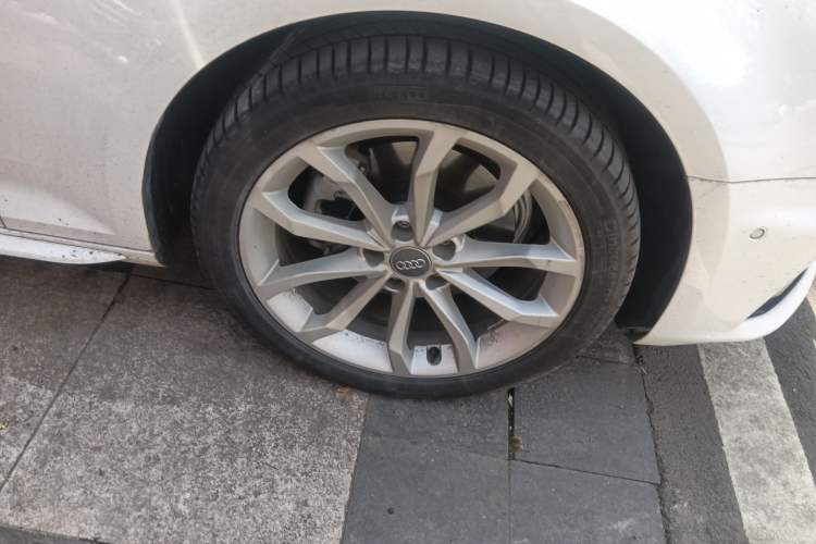 Used Audi A4L 2019 40 TFSI Fashion Edition China VI Emission Standard