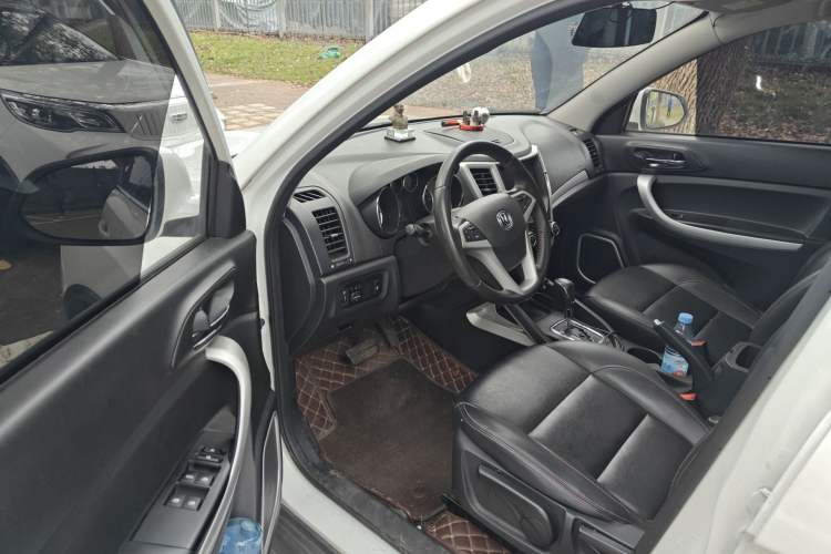 Used CHANGAN CS35 2016 1.6L Automatic Luxury Model China IV Standard
