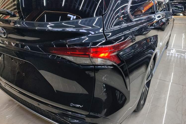 Used Toyota Granvia 2024 2.5L Hybrid Prestige PLUS Edition