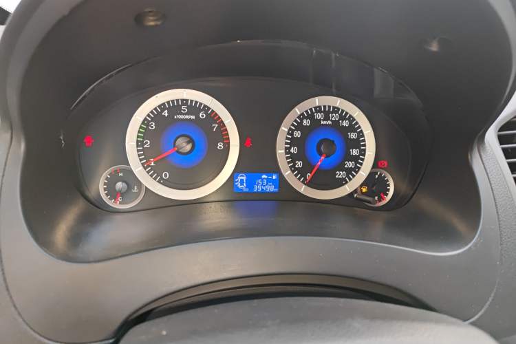 Used Geely Auto Diamond 2014 Sedan 1.5L Manual Entry-Level Model Instrument Cluster