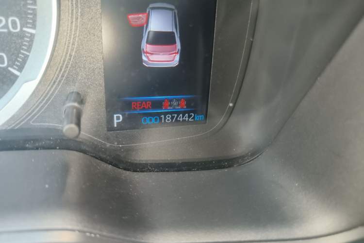 Used Toyota Corolla 2021 Dual-Motor 1.8L E-CVT Elite Edition Odometer Close Up