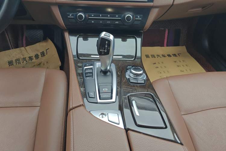 Used BMW 5 Series 2017 525Li Leading Model
