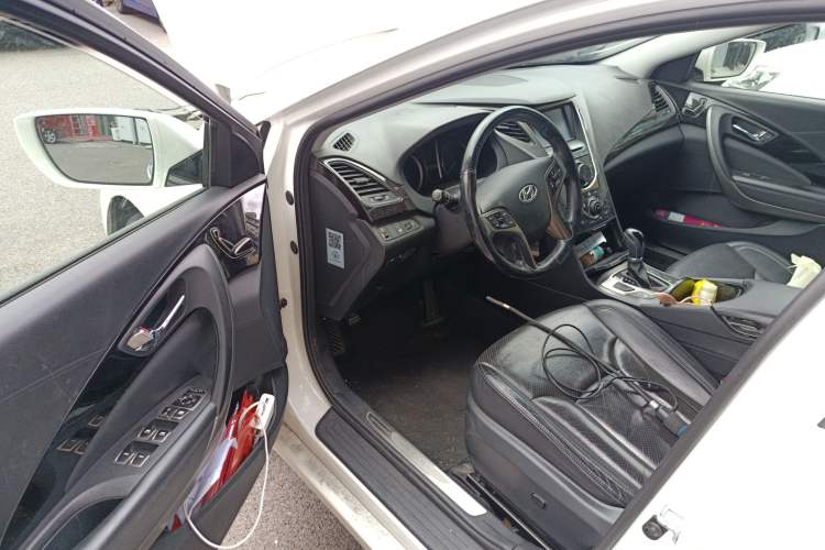 Used Hyundai Azera 2011 2.4L Luxury Model