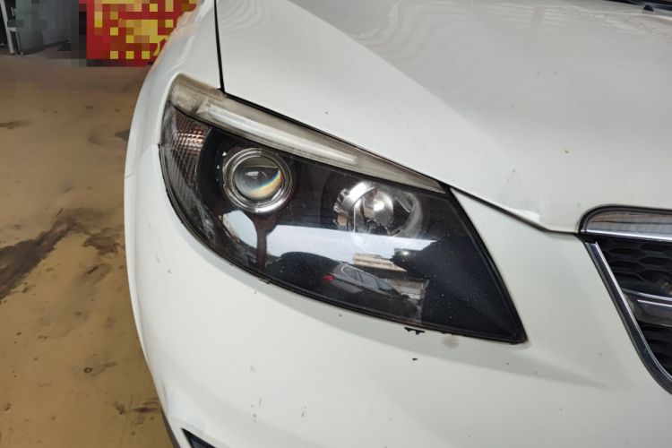 Used BYD S6 2014 2.0L Manual Luxury 5-Seater Right Front Headlight