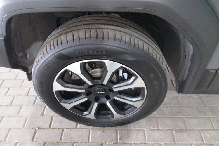 Used Formula Leopard 5 2023 Explore Edition Left Front Wheel Hub