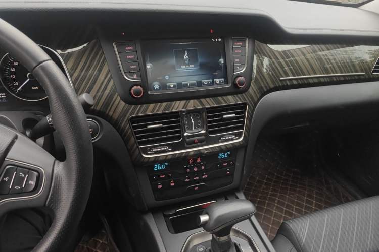 Used Hongqi H7 2021 1.8T Executive Edition
