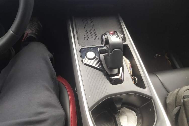 Used Haval X DOG 2022 1.5T DCT Two-Wheel Drive Trendy Edition Gear Lever