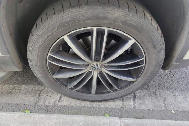 Used Volkswagen Tiguan 2015 2.0 TSI Automatic All-Wheel Drive Flagship Edition