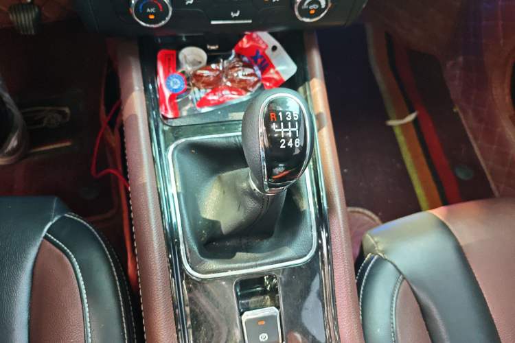 Used Dongfeng Fengon 580 2016 1.5T Manual Luxury Edition