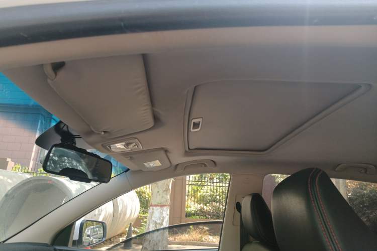 Used Baojun 560 2015 1.8L manual luxury version