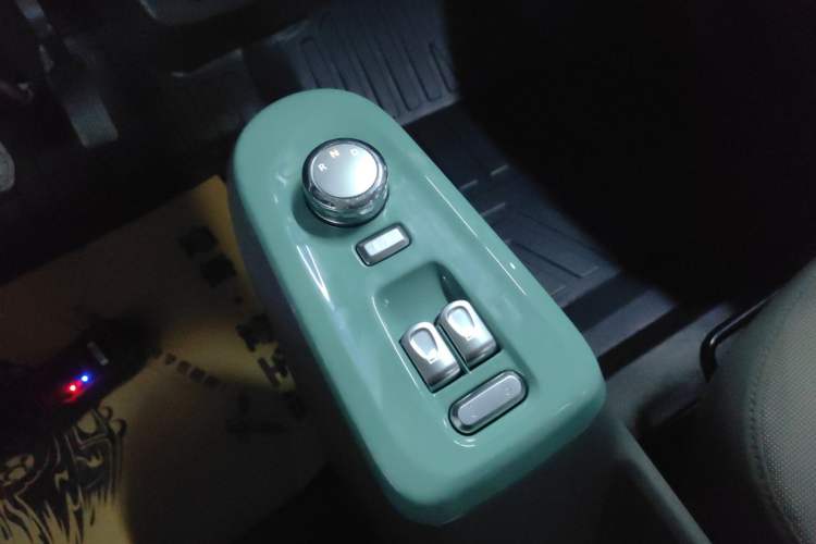 Used CHANGAN NEVO Lumin 2022 210km Sweet Edition Gear Lever