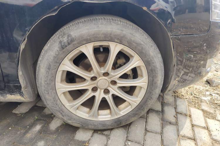 Used Geely Auto EC8 2013 2.0L Manual Elite Edition