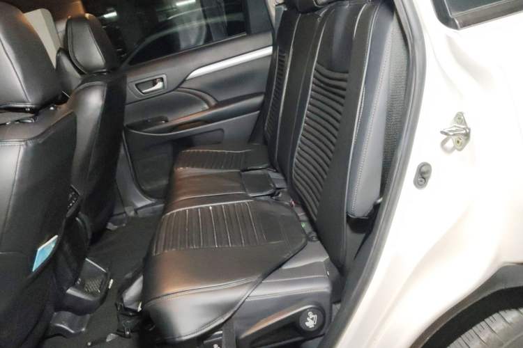 Used Toyota Highlander 2018 2.0T Four-Wheel Drive Luxury Version 7 Seats China VI Standard
