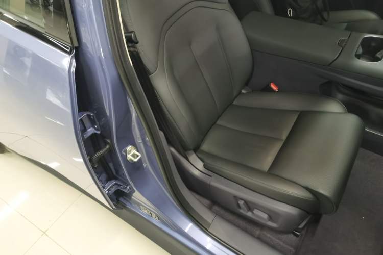 Used Nissan N6 2026 Model 180 Max Right Front Seat