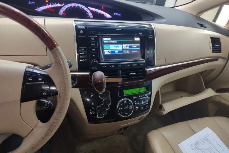 Used Toyota Previa 2012 3.5L 7-Seater Luxury Version
