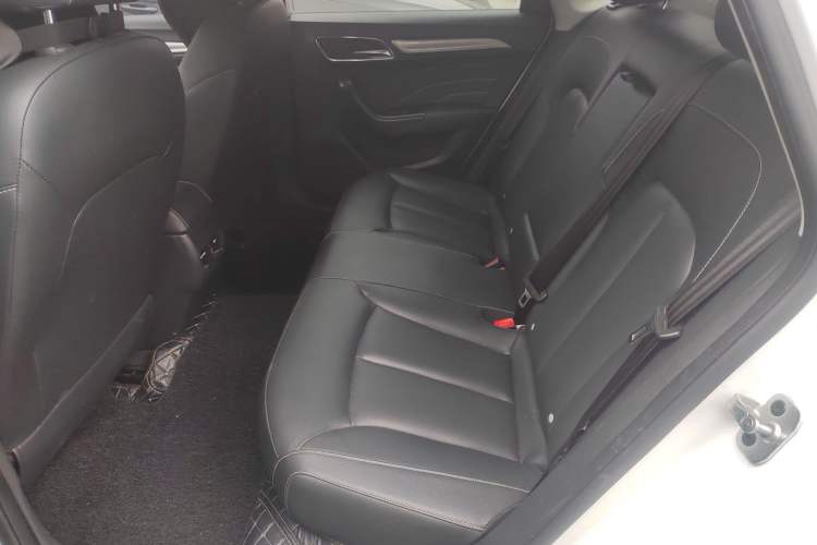 Used Roewe i6 2020 PLUS 1.6L CVT 4G Connected Glory Flagship Edition
