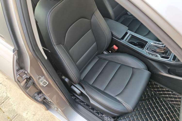 Used Geely Auto Emgrand 2020 1.5L CVT Upward Version Right Front Seat