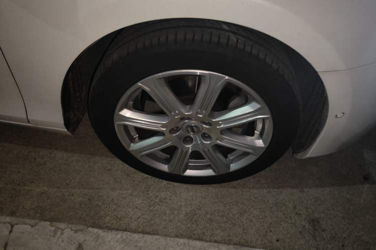 Used Volvo V40 2017 T3 Zhiya Edition Exterior 7