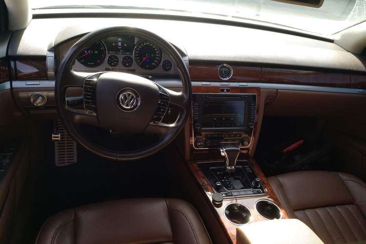 Used Volkswagen Phaeton 2014 3.0L Business Model