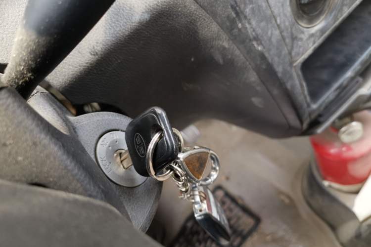 Used FAW Jiabao V75 2015 1.0L Standard Version DAM10AR Vehicle Key