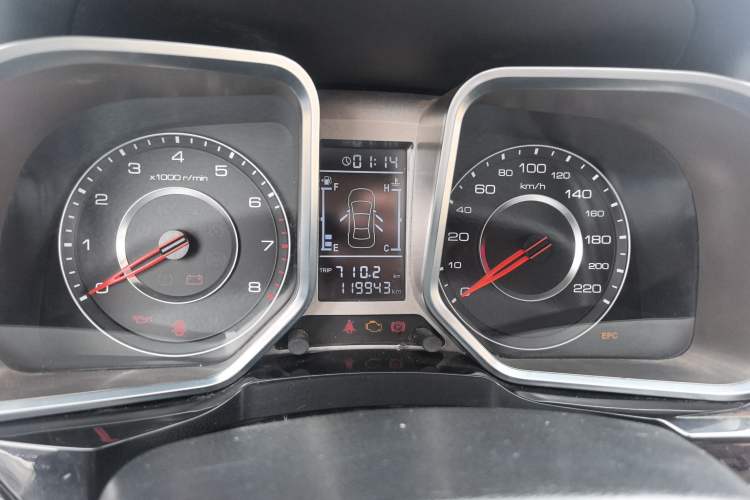 Used Zotye Domy X5 2017 Upgraded Model 1.5T Manual Luxury 7-Seater