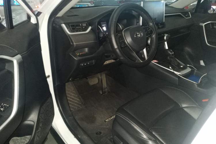 Used Toyota Wildlander 2022 Dual-Engine 2.5L E-CVT Two-Wheel Drive Luxury PLUS Edition Driver Seat