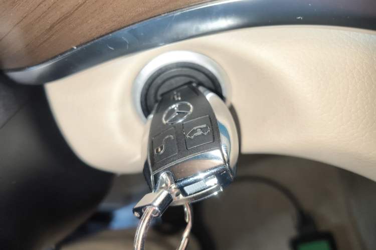 Used Mercedes-Benz V-Class 2021 V 260 L Long Wheelbase Prestige Edition Interior 1