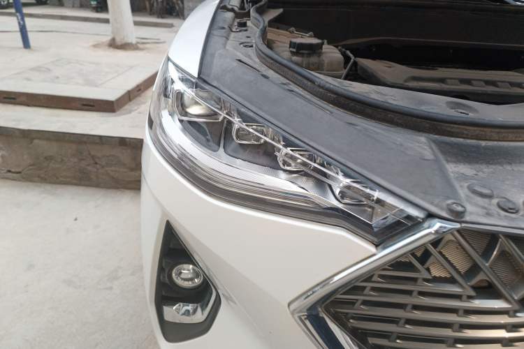 Used Haval F7x 2021 2.0T All-Wheel-Drive Intelligent Performance Version Right Front Headlight
