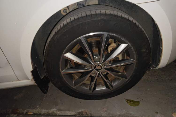 Used Skoda Octavia 2017 Classic Model 1.6L Manual Comfort Edition
