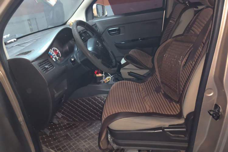 Used Wuling Rongguang V 2016 1.5L Standard Version
