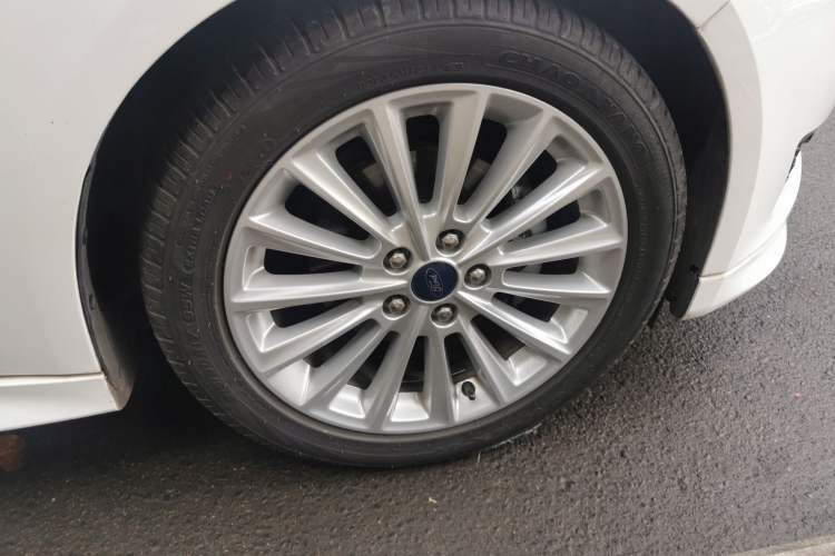 Used Ford Focus 2018 Hatchback Classic EcoBoost 180 Automatic Sport Edition Exterior 7