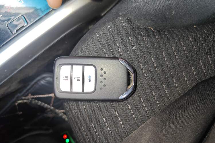 Used Honda Crider 2015 1.8L automatic luxury edition
