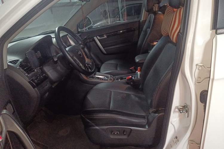 Used Chevrolet Captiva 2014 2.4L 4x4 Flagship Edition 7 Seats
