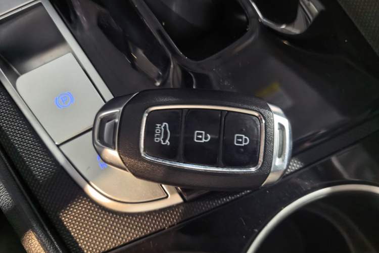 Used Hyundai Elantra 2021 1.5L CVT LUX Prestige Edition