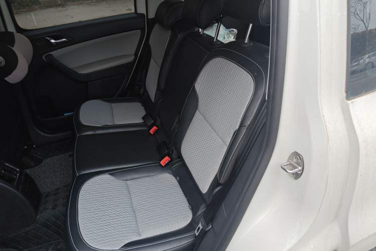 Used Skoda Yeti 2017 TSI280 DSG Advanced Edition Left Rear Seat