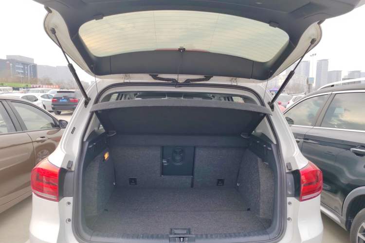 Used Volkswagen Tiguan L 2016 300TSI Automatic Two-Wheel Drive Trend Edition
