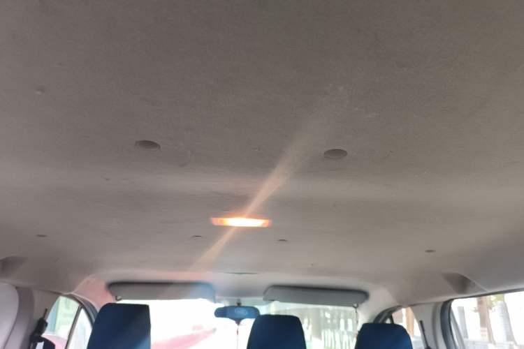 Used Ford Transit 2017 2.0T Diesel Multi-Purpose Commercial Vehicle Short Wheelbase Low Roof China IV Standard
