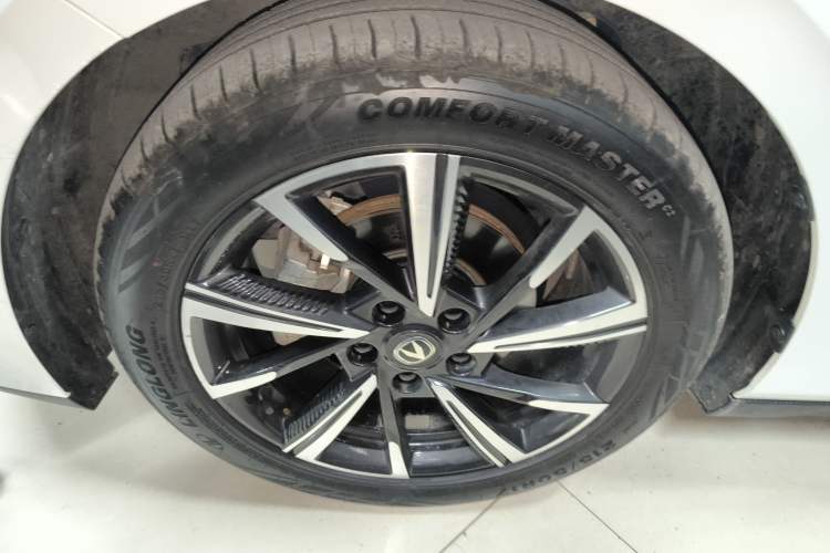 Used CHANGAN Eado 2024 1.5T GDI Automatic Prestige Edition Left Front Wheel Hub