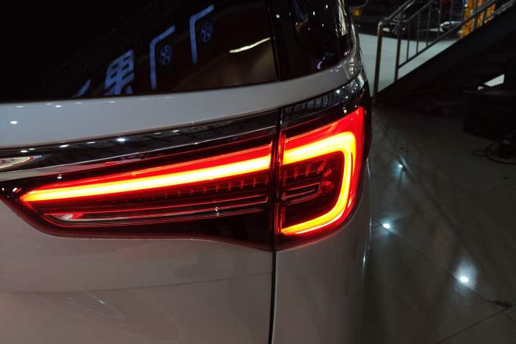 Used Buick GL8 2023 ES Lu Zun Deluxe Model
