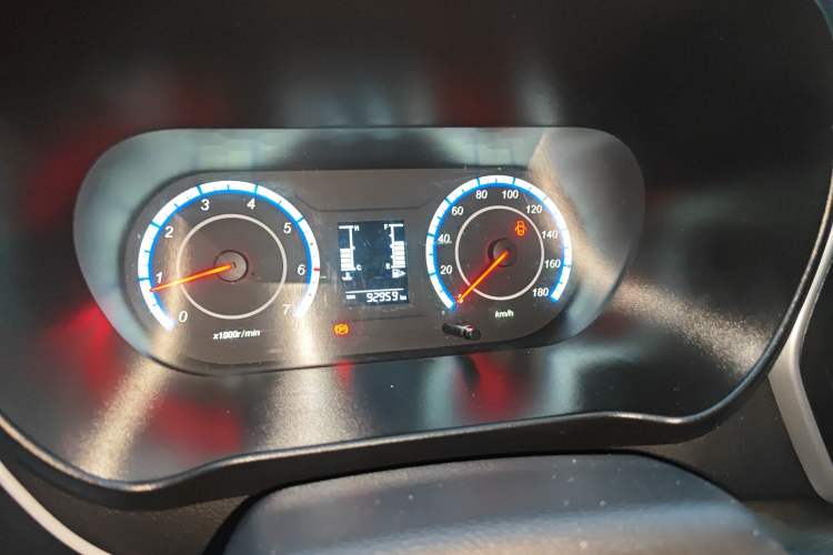 Used CHANGAN KAICHENG Ruixing M60 2023 1.5L GDI Comfort-Class Passenger Vehicle 6/7 Seats Instrument Cluster