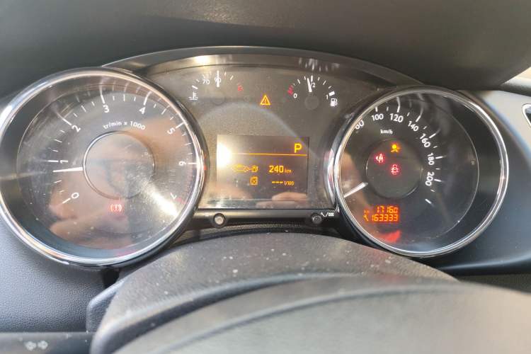 Used Peugeot 3008 2015 2.0L Automatic Classic Edition