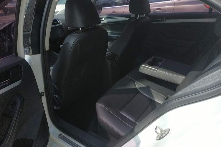 Used Volkswagen Sagitar 2018 1.6L Automatic Comfort Model Left Rear Seat