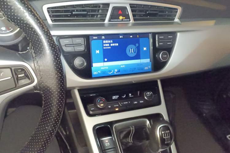 Used Geely Auto Emgrand X7 Sport 2016 2.0L Manual ZhiShang Version Audio And AC Panel