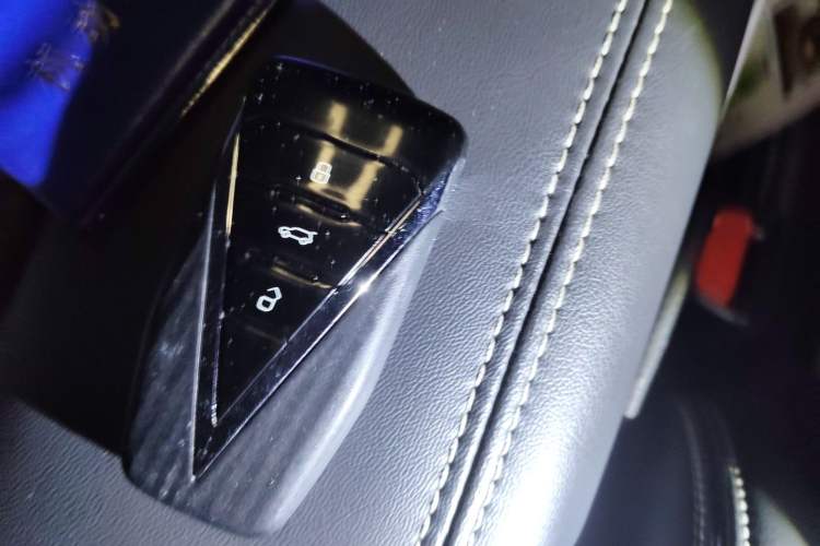 Used Venucia Star 2020 260T Automatic 48V Mild Hybrid Turbocharged Starry Edition Vehicle Key