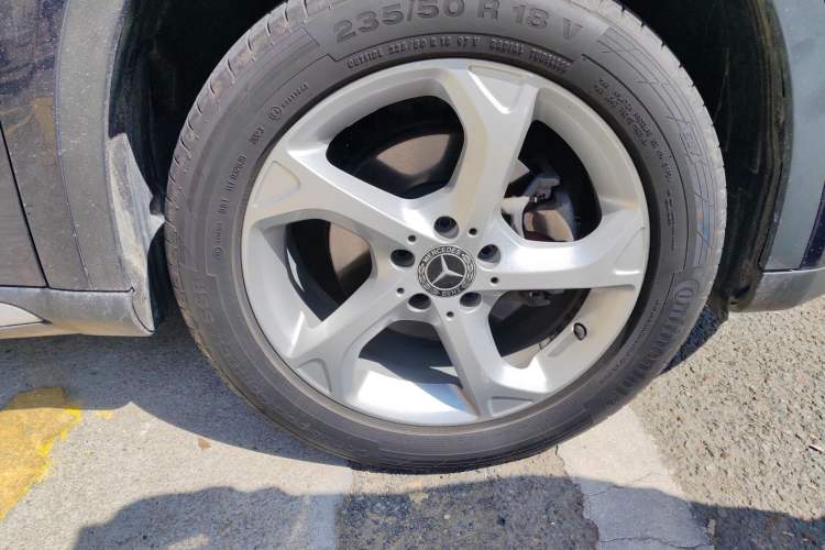 Used Mercedes-Benz GLA 2017 GLA 200 Sport Edition Right Front Wheel Hub