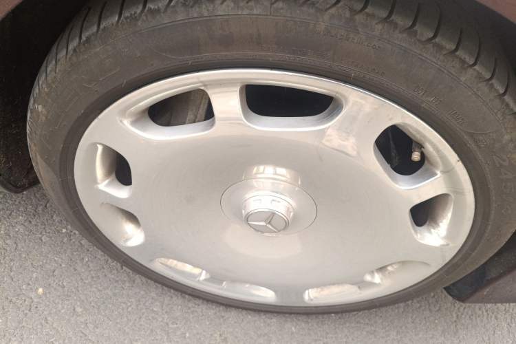 Used Mercedes-Benz Maybach S-Class 2019 S 450 4MATIC Right Front Wheel Hub