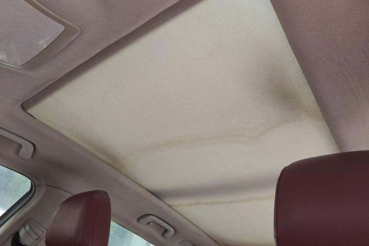 Used Zotye Domy X5 2017 Upgraded Model 1.5T CVT ZhiXian Edition Headliner