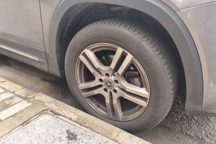 Used Mercedes-Benz GLB 2022 Second Facelift GLB 200 Fashion Edition Right Front Wheel Hub