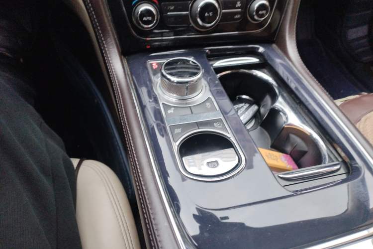 Used Jaguar XJ 2010 XJL 5.0 Panoramic Luxury Edition
