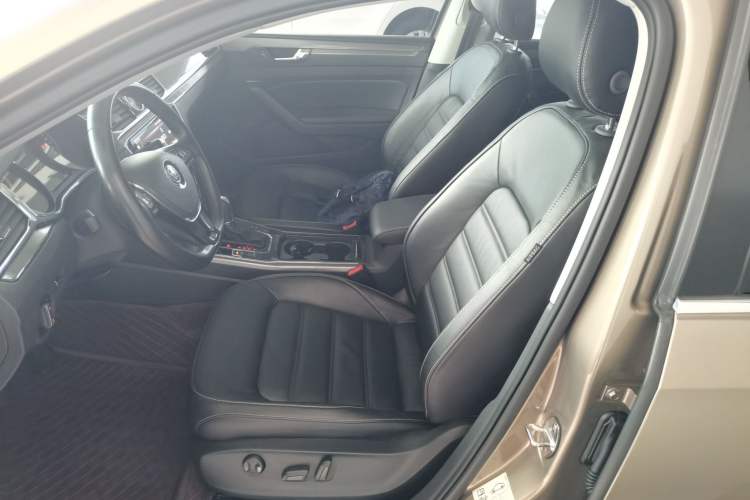 Used Volkswagen Passat 2017 330TSI DSG Luxury Edition
